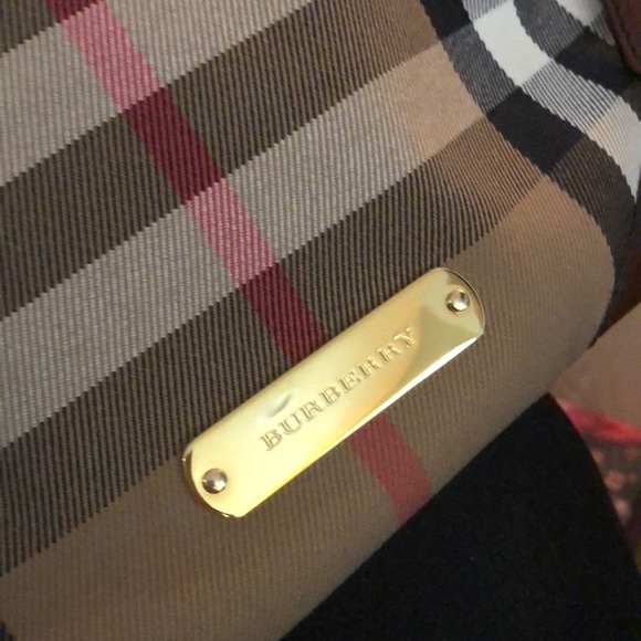 Open to offers. Burberry horseferry check tote - Picture 5 of 8